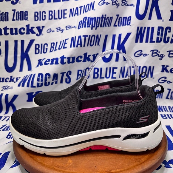 Skechers GO WALK Arch Fit 2.0 - Paityn women’s size 7.5 - Picture 3 of 9